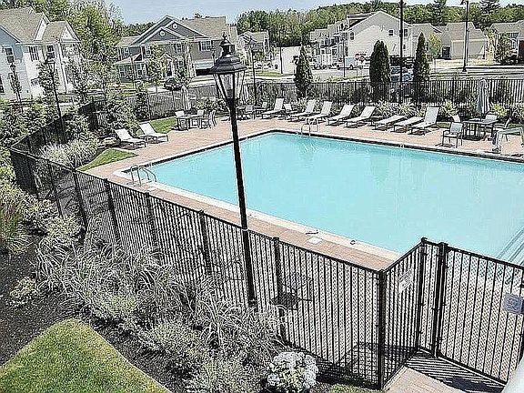 Community pool