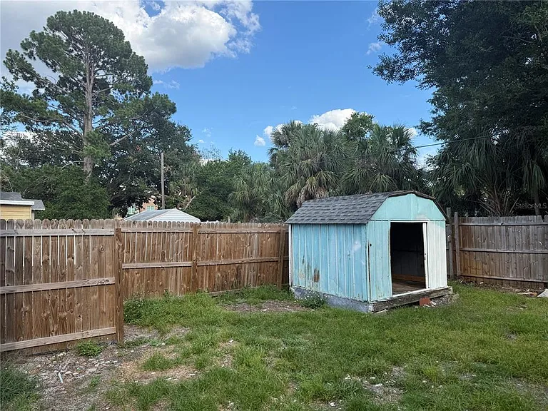 2116 W Pine St — Photo 4