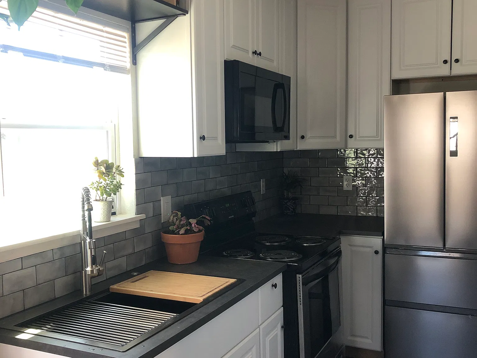 Studio, 300 sqft, $825 — Photo 2
