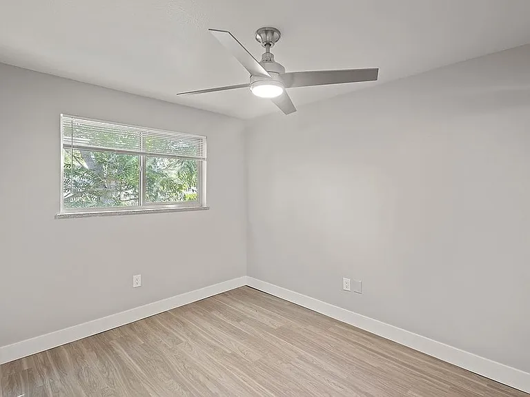 1635 Cook — Photo 31