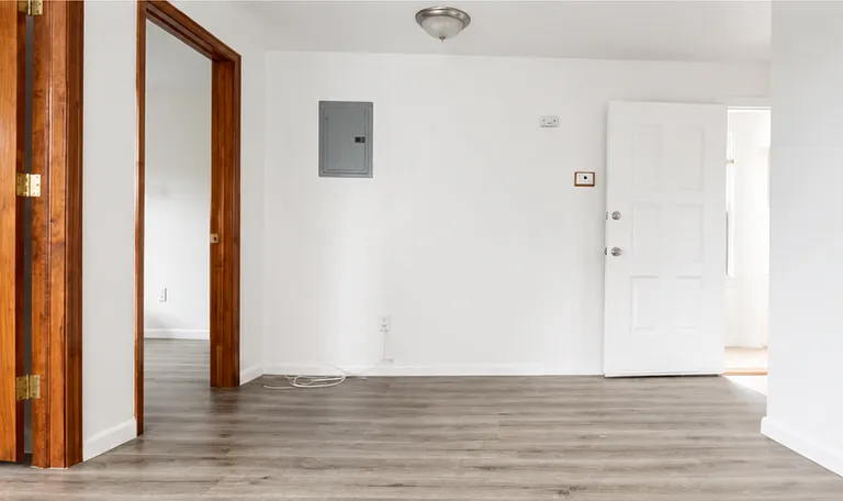 36 Butler Pl #UPPER FLOOR 2ND — Photo 1