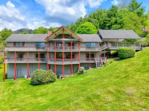 623 Overlook Way, Sky Valley, GA 30537