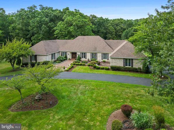 8880 Mitchell Rd, La Plata, MD 20646