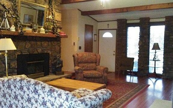 2nd image of 1905 E Stoneridge Dr