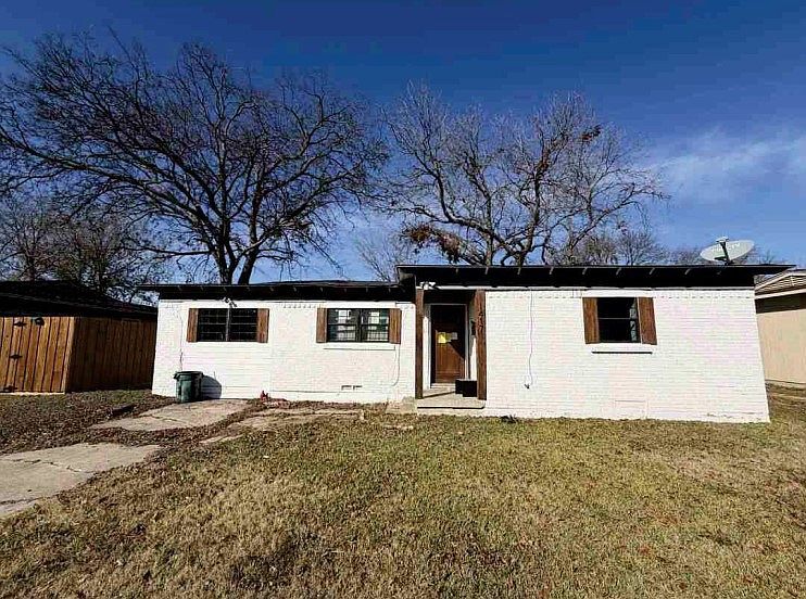 1st image of 1417 Hillcrest St