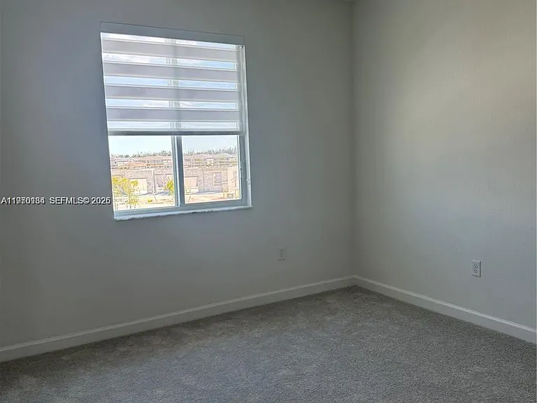 621 SE 13th Street Cir #1 — Photo 8