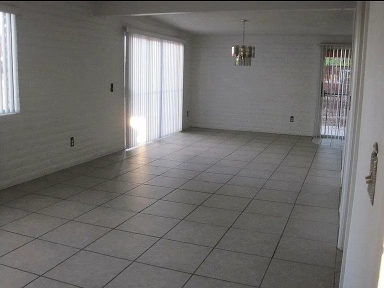 1781 E Missouri St — Photo 3
