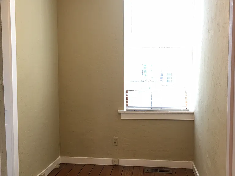 409 Spring St — Photo 8