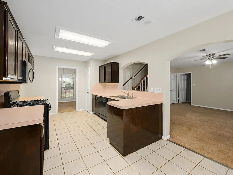 1631 Stonehaven Village Cir — Photo 8