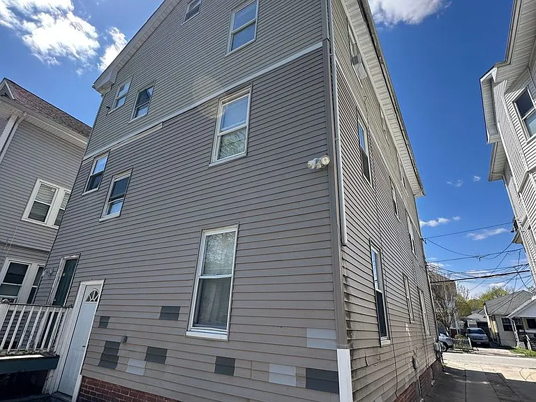 37-39 Pembroke Ave — Photo 8