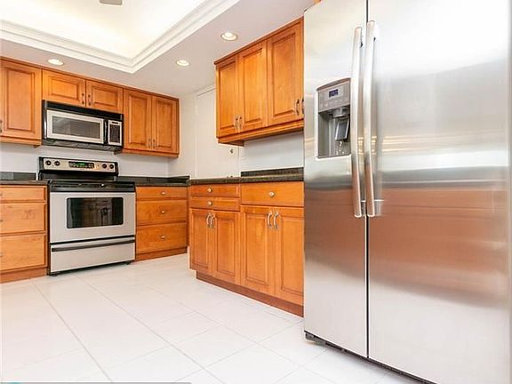 3rd image of 1150 Hillsboro Mile APT 808
