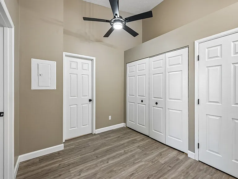 Abbington Village Apartments — Photo 14