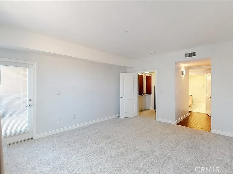 4424 Whitsett Ave #206 — Photo 26