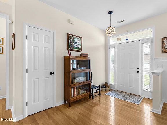 4th image of 6201 Ambleside Drive