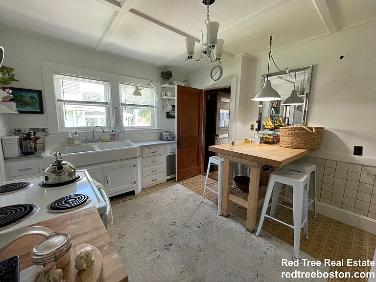 62 Newport St #1 — Photo 7