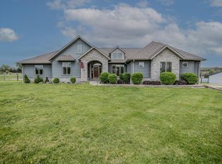 25920 Oakdale Dr, Lebanon, MO 65536