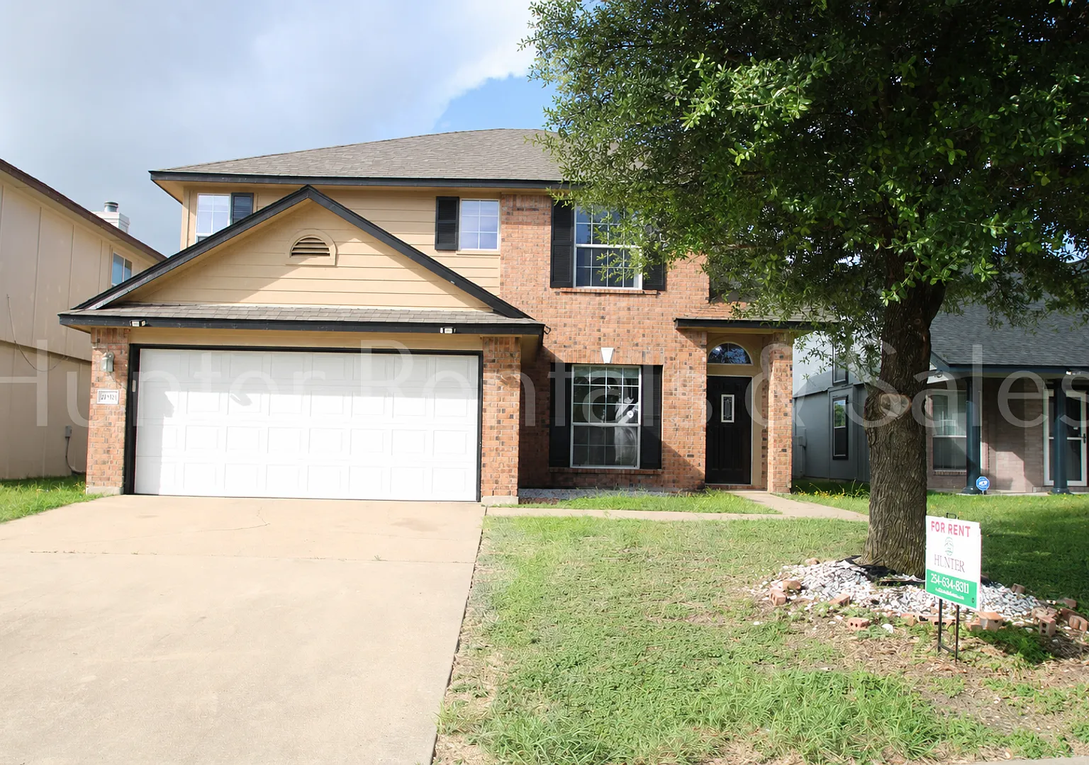 Spacious Home in the Bridgewood Community — Photo 1