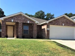 8012 Hidden Oaks Dr, Fort Worth, TX 76120
