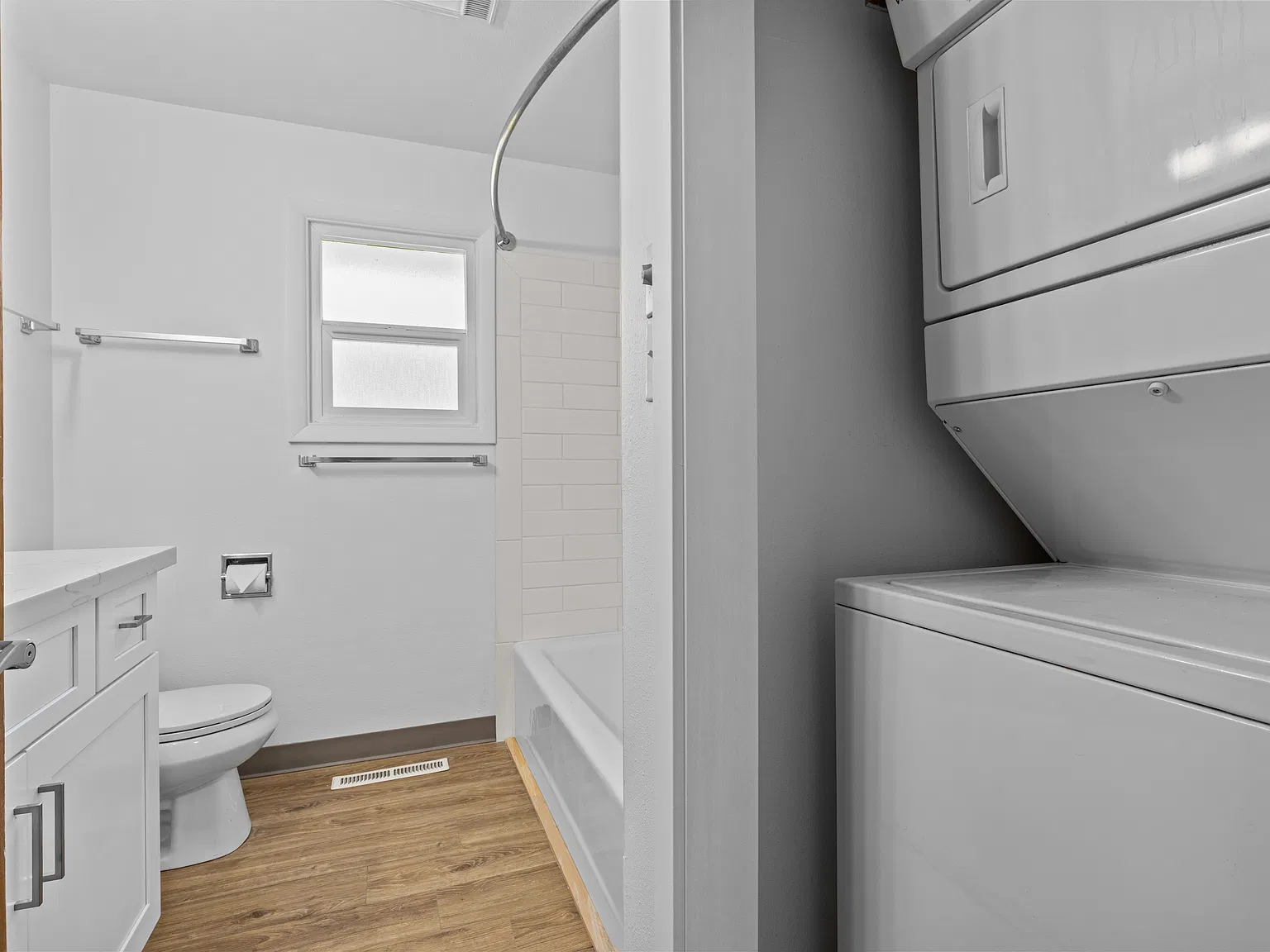 2 bed, 1.5 bath, 1120 sqft, $2,200 — Photo 2