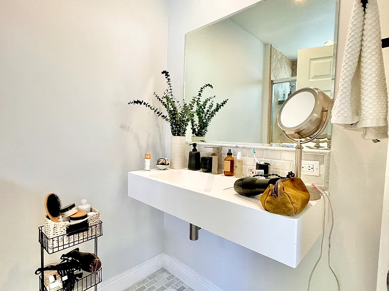 11730 Mayfield Ave #202B — Photo 9