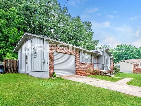 3rd image of 5269 Baggett Dr