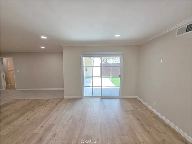 12401 Archwood St #1 — Photo 10