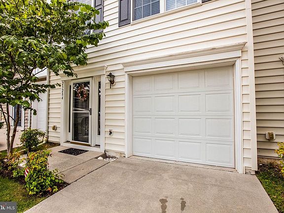 1 Car Attached Garage