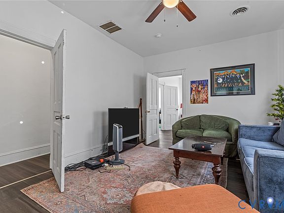 3rd image of 3208 Carolina Ave