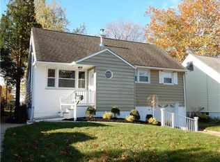 129 Pleasant Ave, Iselin, NJ 08830