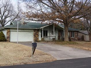 2961 E Portland St, Springfield, MO 65804