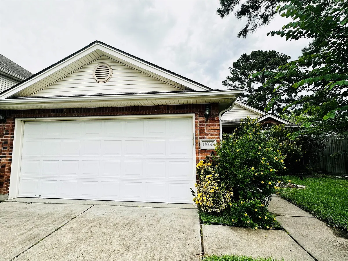 Photo 1 of 25 - 11036 Mistic Moon Ct - Houston, TX Primary Photo - 11036 Mistic Moon Ct