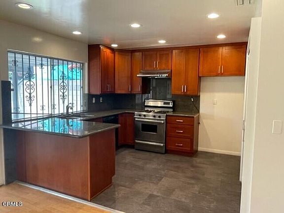5th image of 8520 Mission Dr