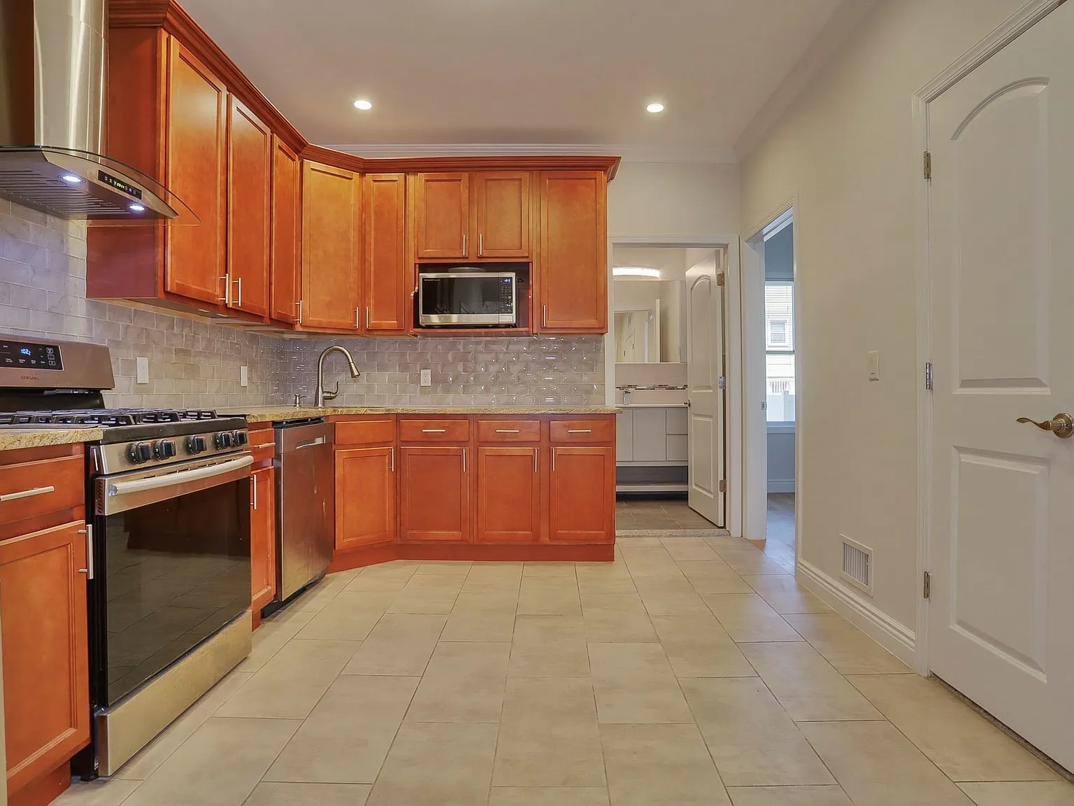 2 bed, 1.5 bath, $2,750 — Photo 4