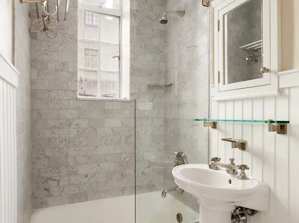 115 East 67th Street image 16 of 20