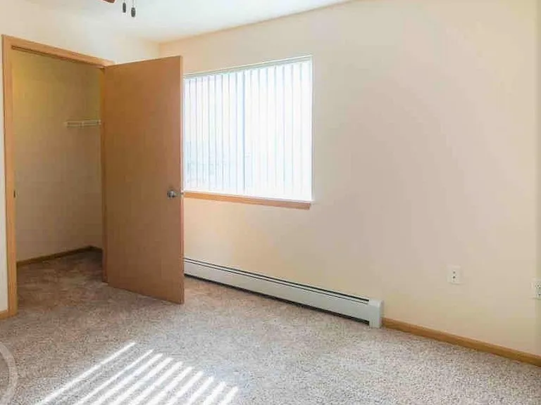Prosser Place Apartments — Photo 13