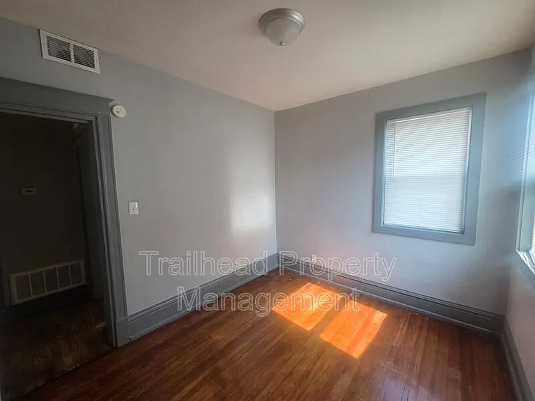 3227 Central St #6 — Photo 7