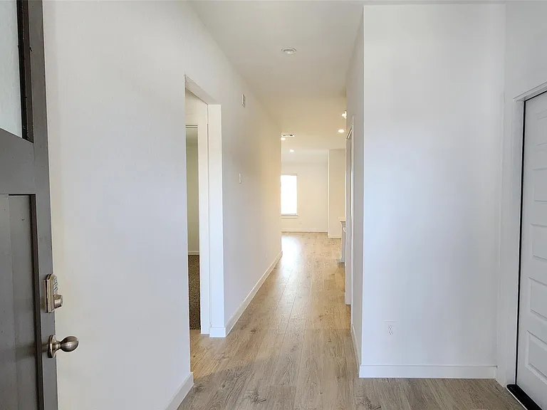 4031 Pierce Place Ln — Photo 2