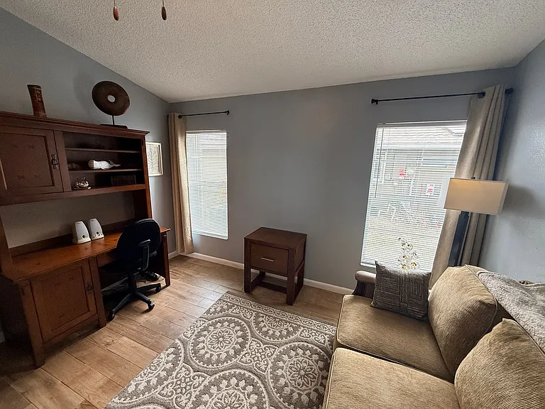 22497 Glen Ave — Photo 30