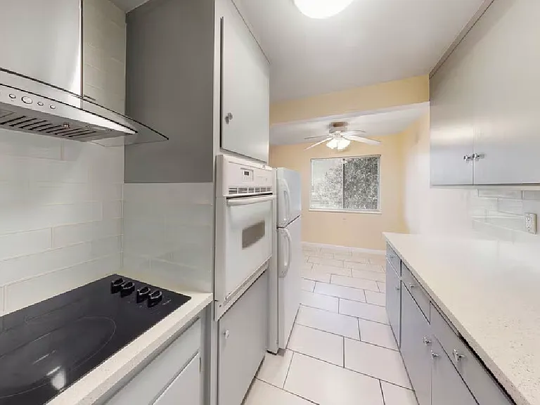89 Dutton Ave #C — Photo 6