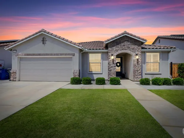 9208 Willow Terrace Dr, Shafter, CA 93263