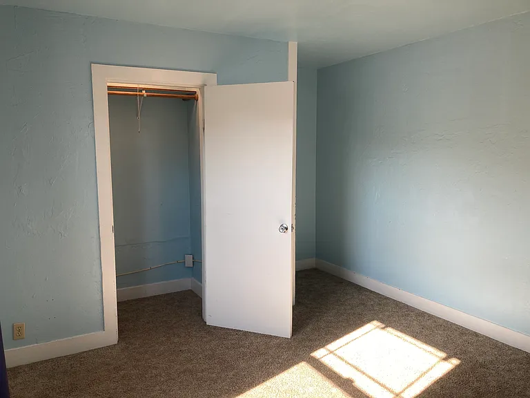 1835 Albee St — Photo 7