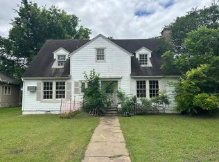 1410 W Main St, Clarksville, TX 75426