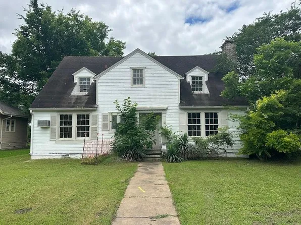 1410 W Main St, Clarksville, TX 75426