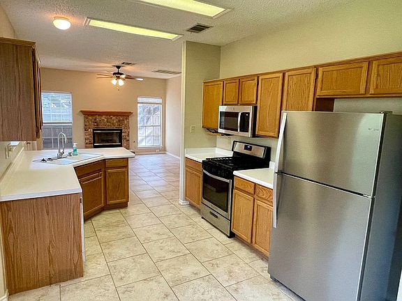 5th image of 1300 Nightingale Dr