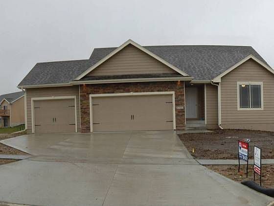 1st image of 4313 NE Briarwood Dr