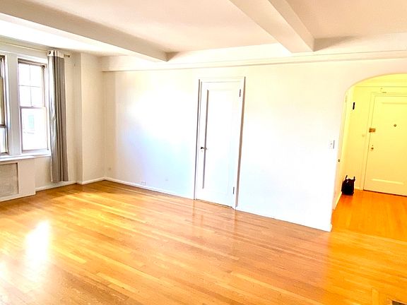 4th image of 299 W 12th St APT 15B