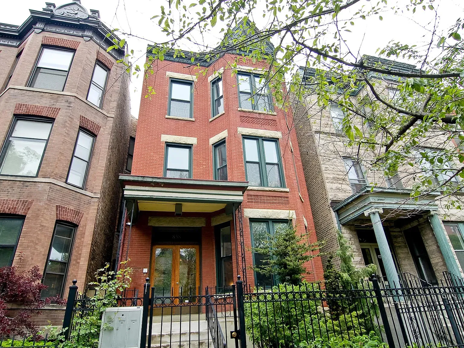 W Roscoe St, Chicago — Photo 2