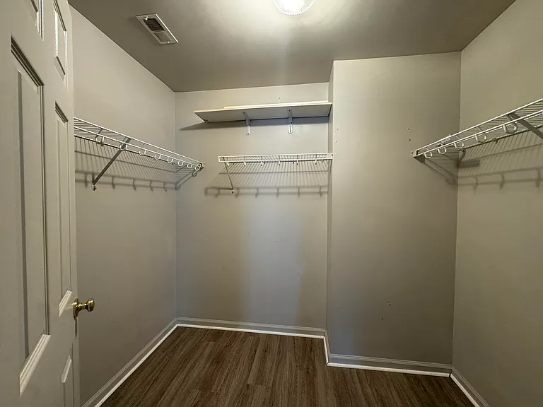 218 Wildberry Ln — Photo 6