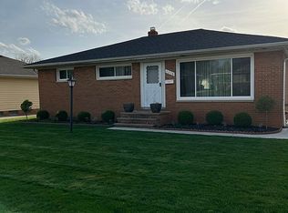 7270 Mayberry Dr, Parma, OH 44130