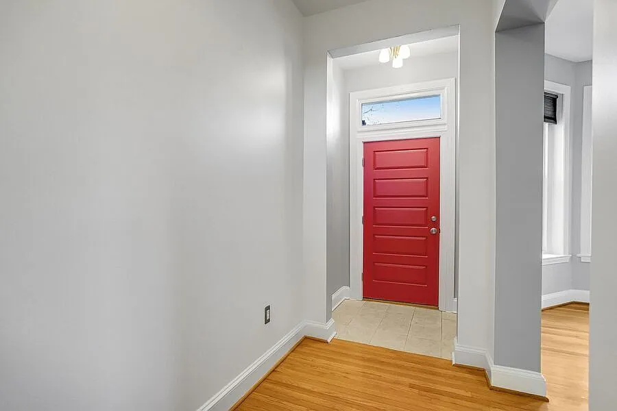 Terrific 3-bedroom home in Truxton Circle| All utilities included! — Photo 3